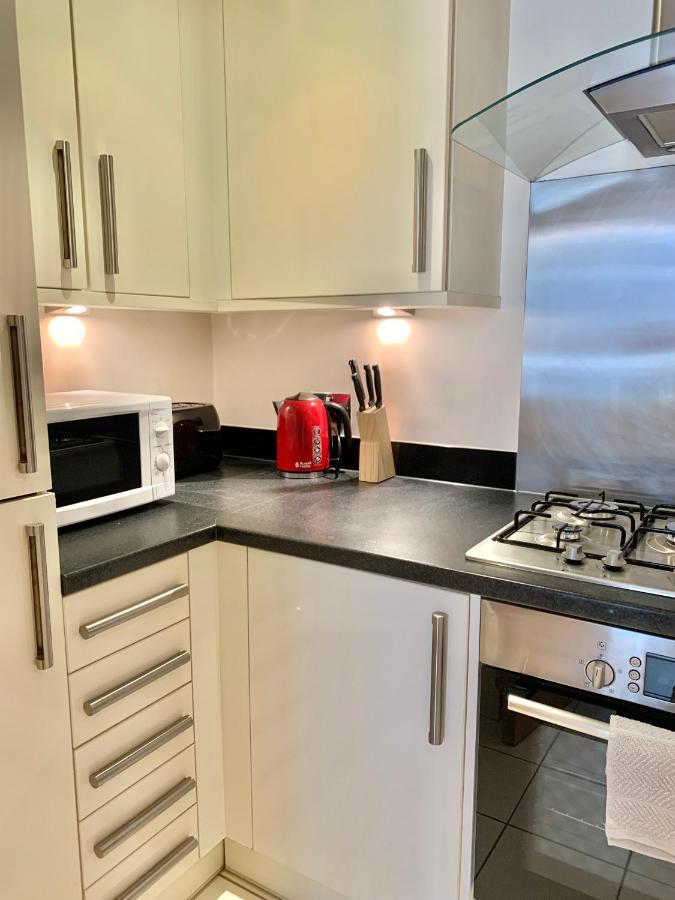 Risinghurst, Oxford, An Entire 2beds, 2bathrooms, Free Wi-fi, Free Parking Appartement Oxford