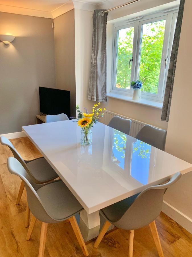 Risinghurst, Oxford, An Entire 2beds, 2bathrooms, Free Wi-fi, Free Parking