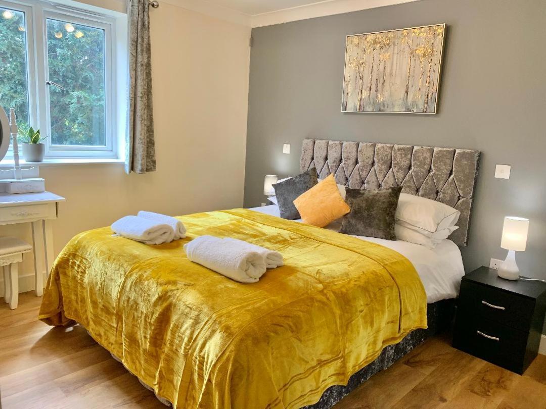 Risinghurst, Oxford, An Entire 2beds, 2bathrooms, Free Wi-fi, Free Parking Oxford