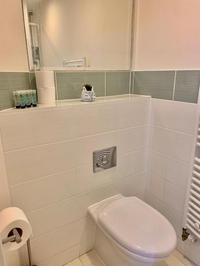Risinghurst, Oxford, An Entire 2beds, 2bathrooms, Free Wi-fi, Free Parking Appartement Oxford