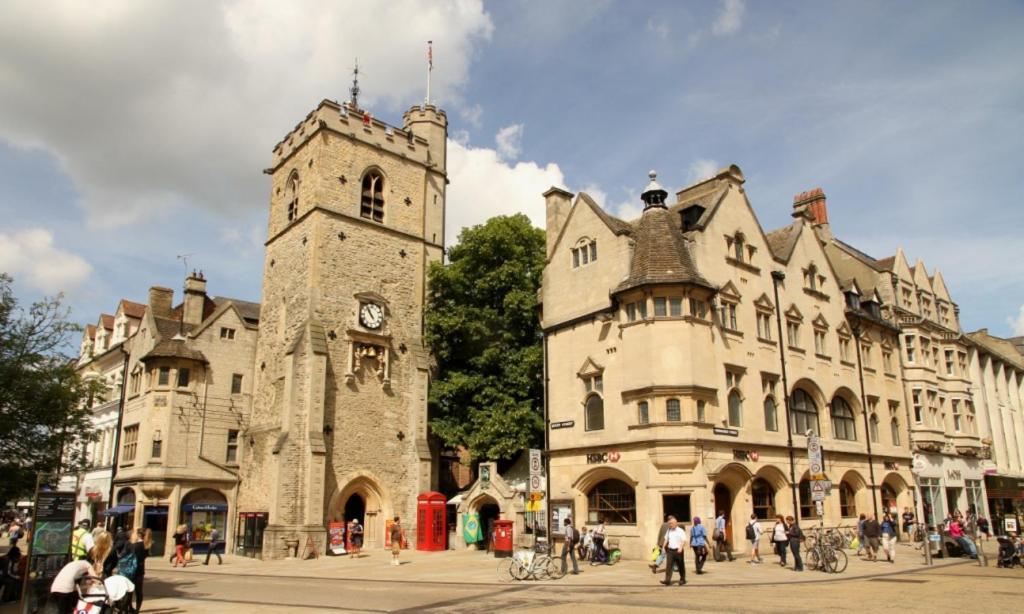 Risinghurst, Oxford, An Entire 2beds, 2bathrooms, Free Wi-fi, Free Parking Appartement