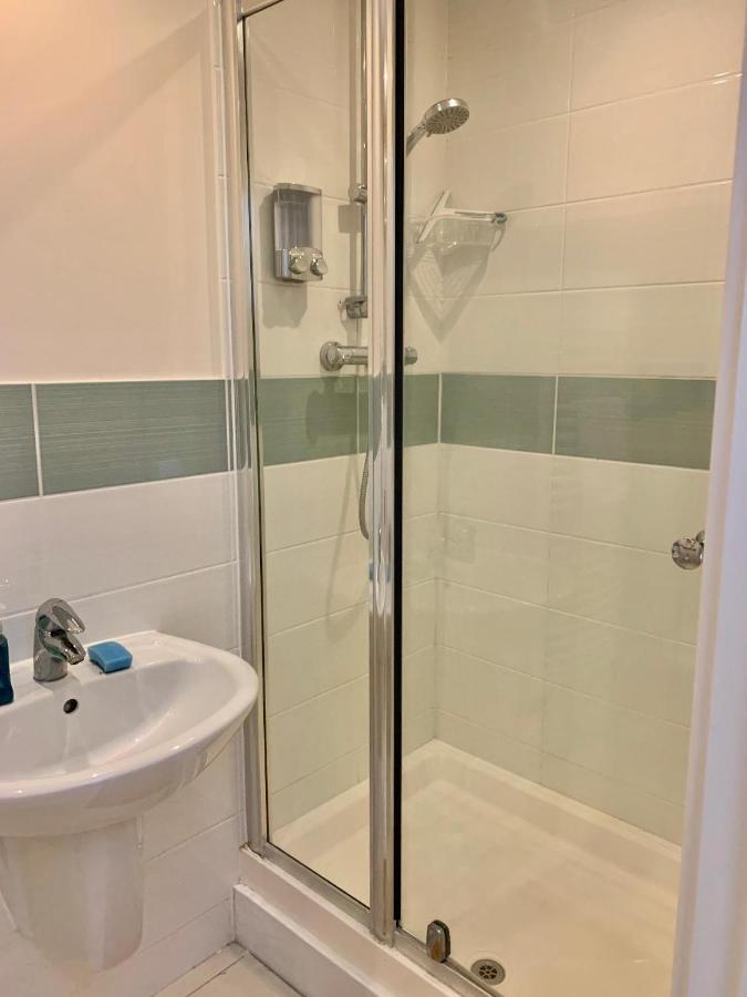 Risinghurst, Oxford, An Entire 2beds, 2bathrooms, Free Wi-fi, Free Parking * Oxford